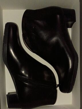 Men's Black Leather Chukka Boots with Side Zip